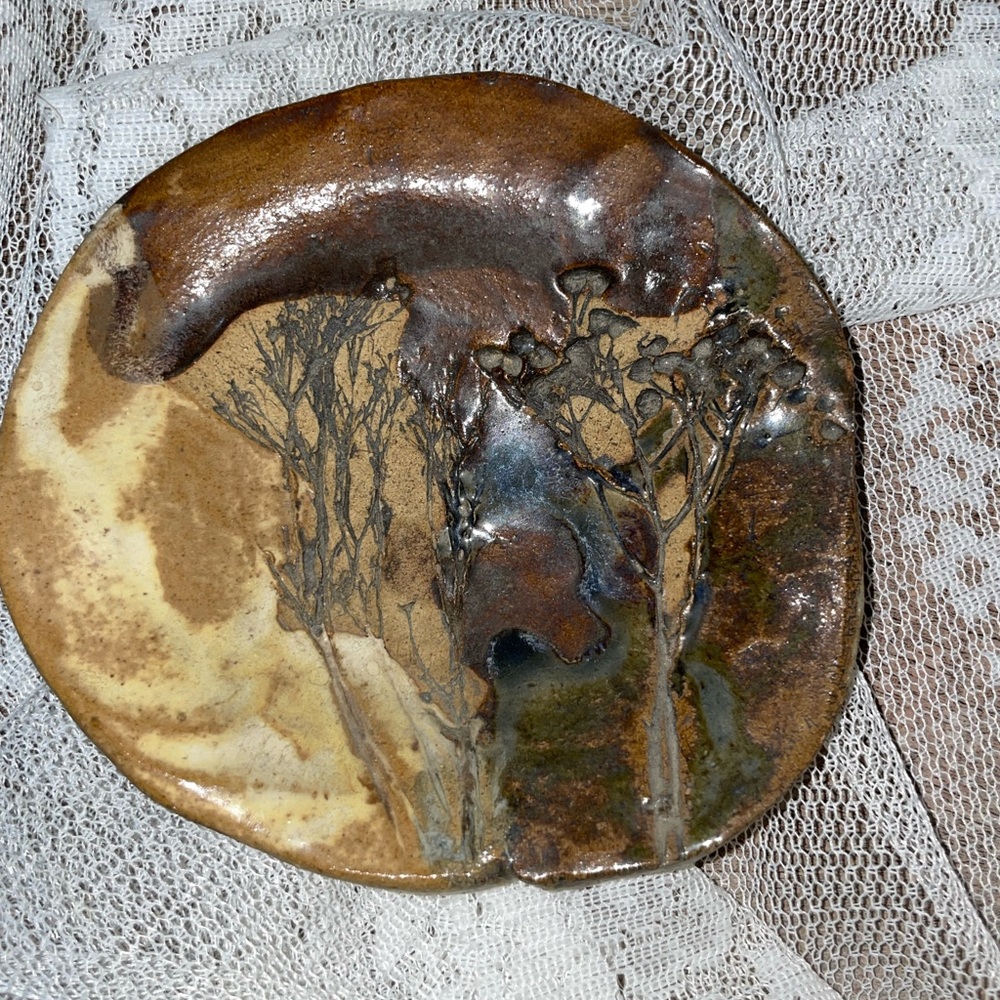 Small Pottery Plate - Picture 3 of 3